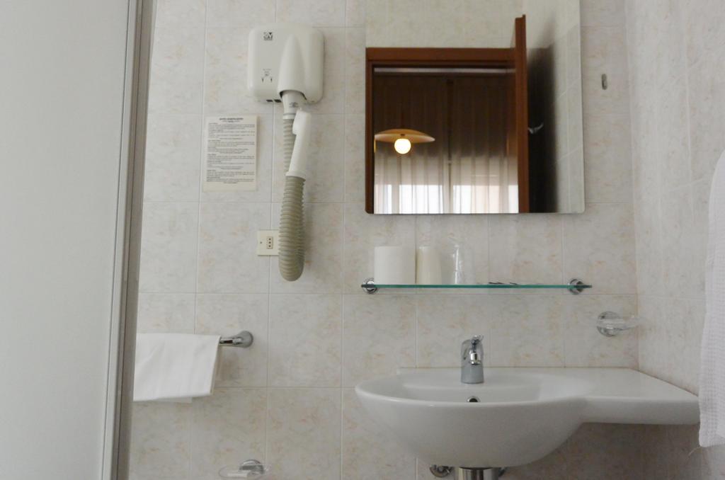 Dipendenza Aurora Apartment Pavia Ngoại thất bức ảnh