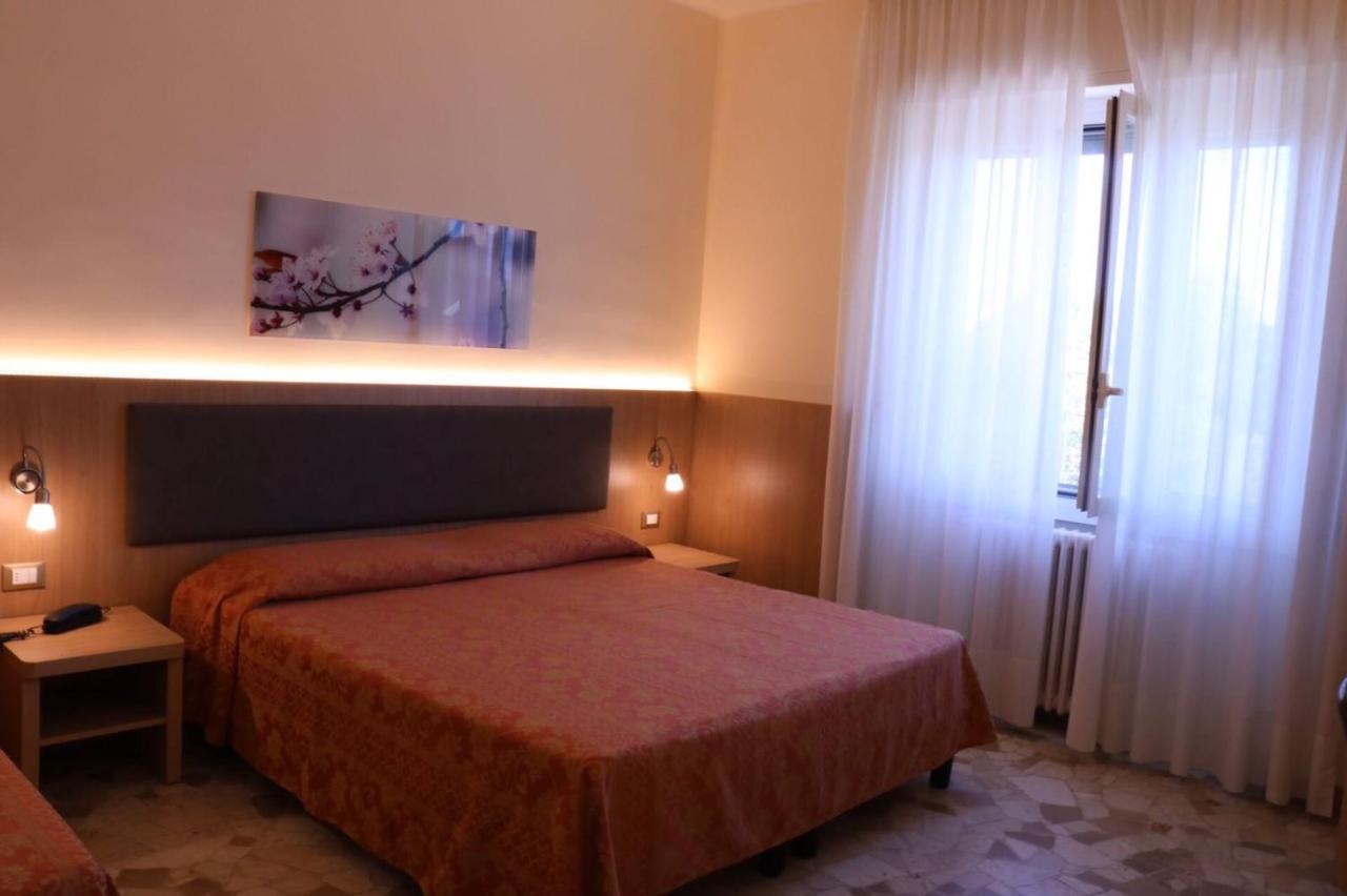 Dipendenza Aurora Apartment Pavia Ngoại thất bức ảnh